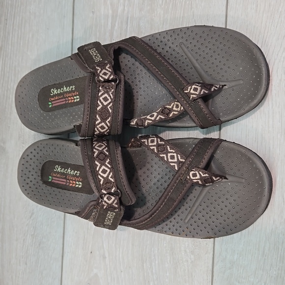 Skechers Women's Reggaee Outdoor Lifestyle Brown Sandals Loop Toe Shoes Sz 10 - Picture 3 of 11